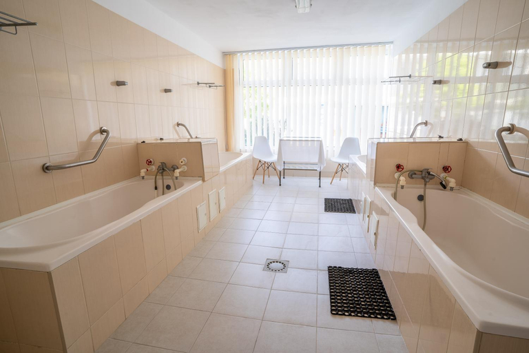 Bathroom 4, Sirena, Mangalia