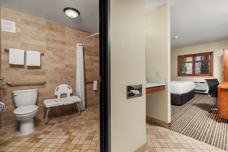 Bathroom 4, Ellis Island Hotel, Clark