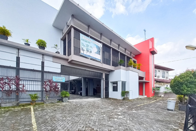 Exterior & Views 1, Cemara House Syariah RedPartner, Pekanbaru