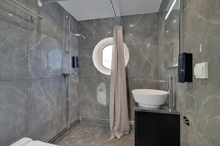 Bathroom 4, Mälardrottningen Hotel, Stockholm
