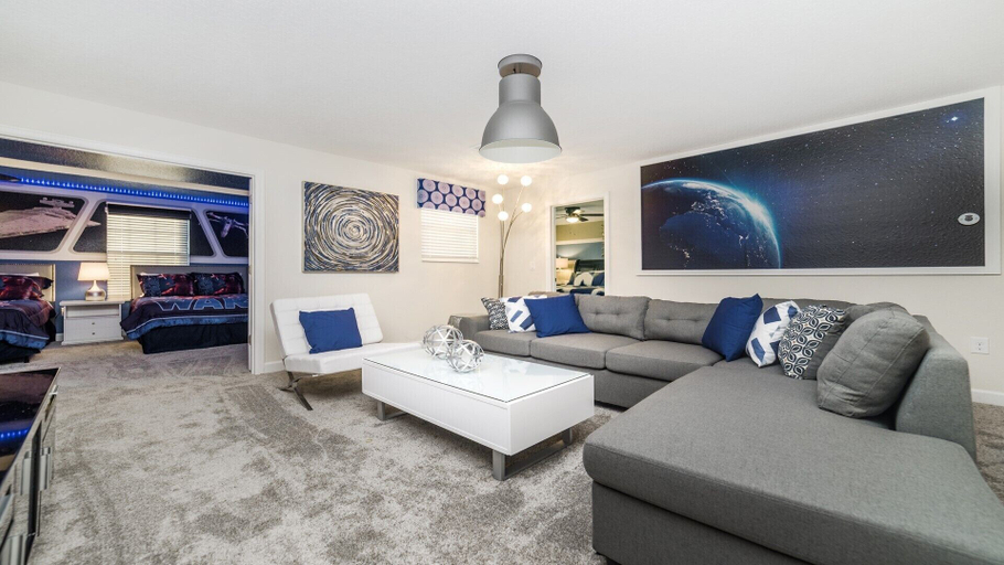Others 4, Opulent Retreat With Pool & Fast Wifi Near Disney, Osceola