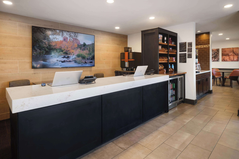 Public Area 3, Aiden by Best Western Sedona, Yavapai