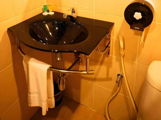 Bathroom 4, De Botani Hotel, Kinta