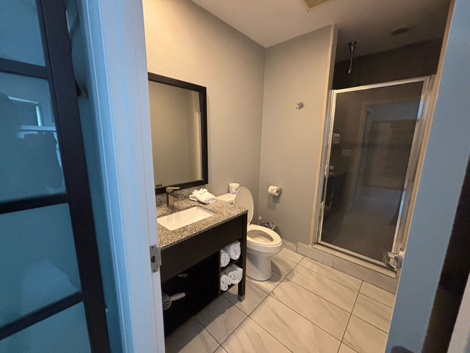 Bathroom 3, Grace Bay Suites