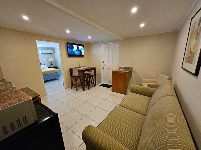 Others 5, Maria Mulata Apartments