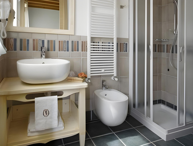 Bathroom 8