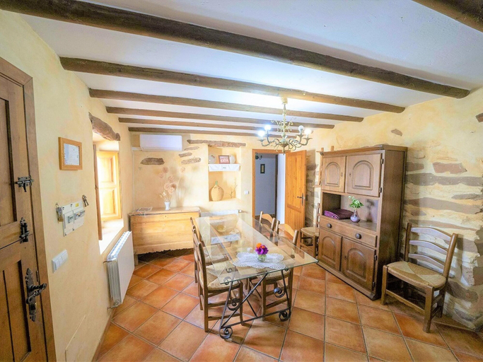 Dining 3, Holiday Home in Laroya Near Centre, Almería
