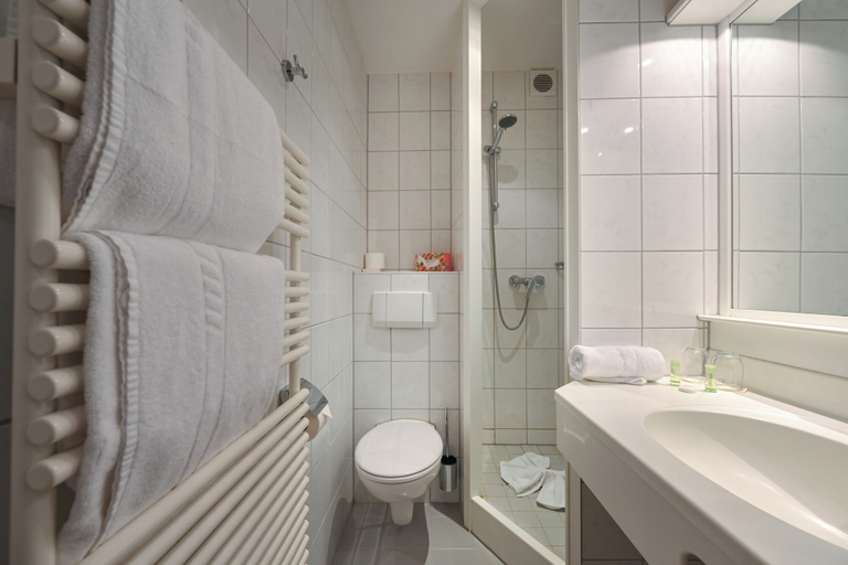 Bathroom 5, Rothenfels Panorama Hotel, Oberallgäu