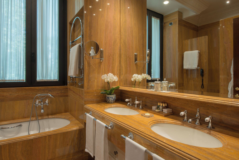 Bathroom 9
