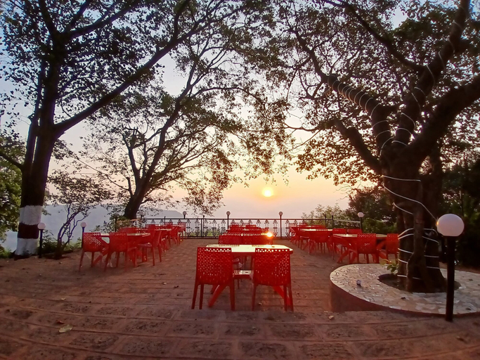 Food & Drinks 5, The Byke Laxmi Resort, Raigarh