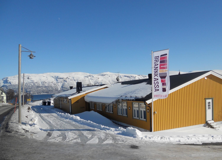 Exterior & Views, Lyngseidet Gjestegård, Lyngen