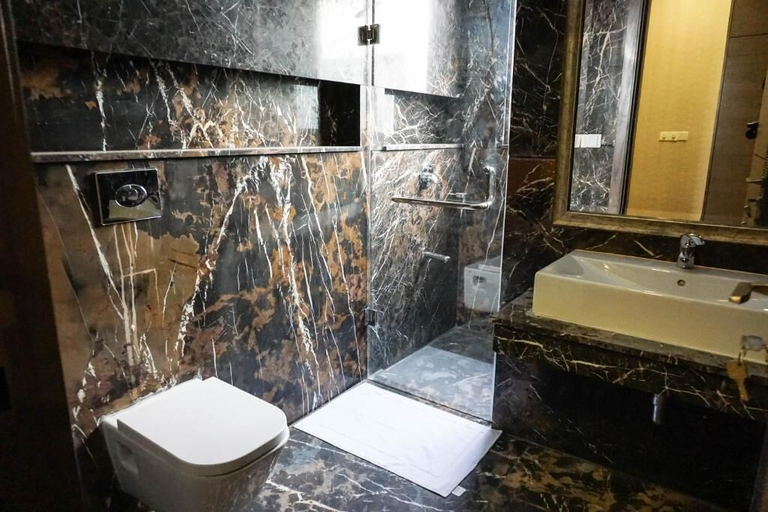 Bathroom, Oxvue Boutique Hotel, Islamabad