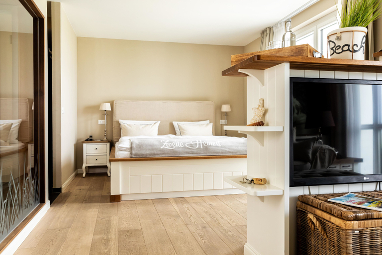 Bedroom 3, Strandhotel Zweite Heimat, Nordfriesland