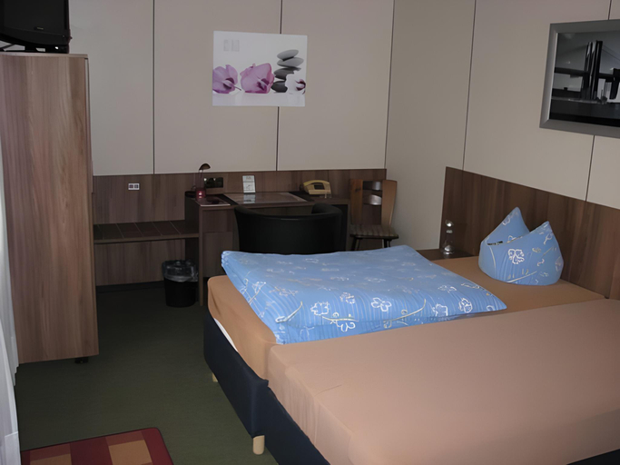 Bedroom 12