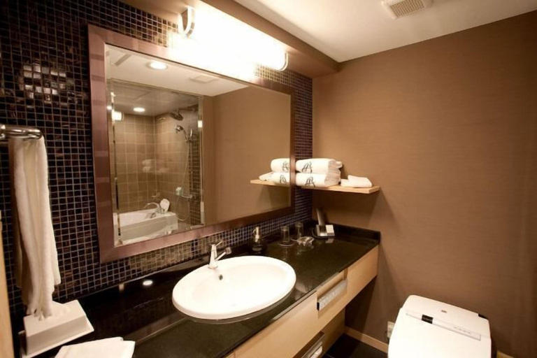 Bathroom 22