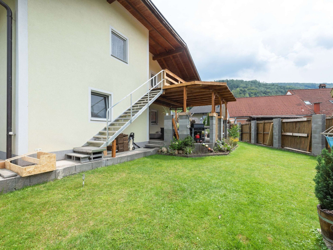 Exterior & Views 2, Impressive Holiday Home in Pinsdorf With Pool, Gmunden