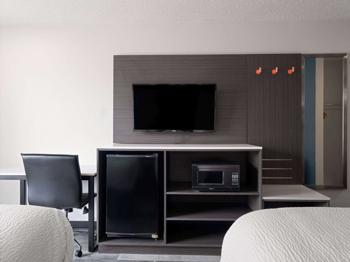 Bedroom 3, Baymont by Wyndham Indianapolis East, Indianapolis