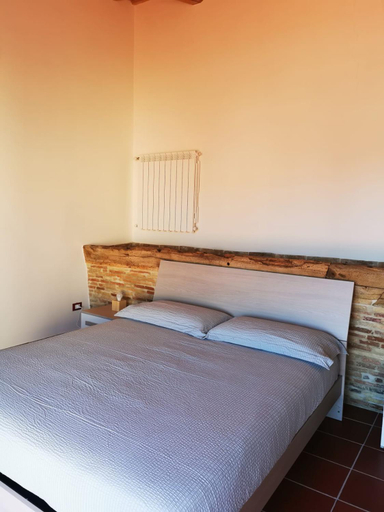 Bedroom, Bosco Didattico Mezzana Grande, Foggia