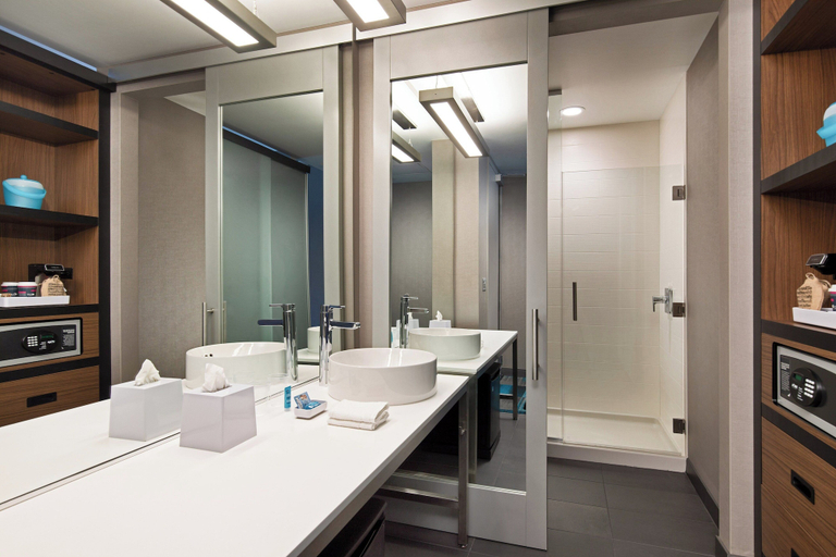 Bathroom 4, Aloft by Marriott Seattle Sea-Tac Airport, SeaTac
