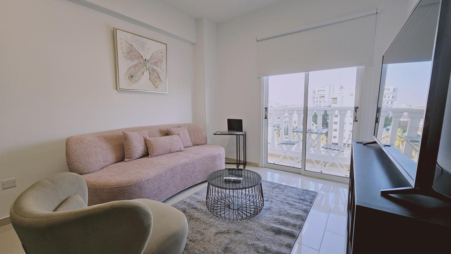 Room 4, 104 NIC - 402 Stay Cosmo City Suite