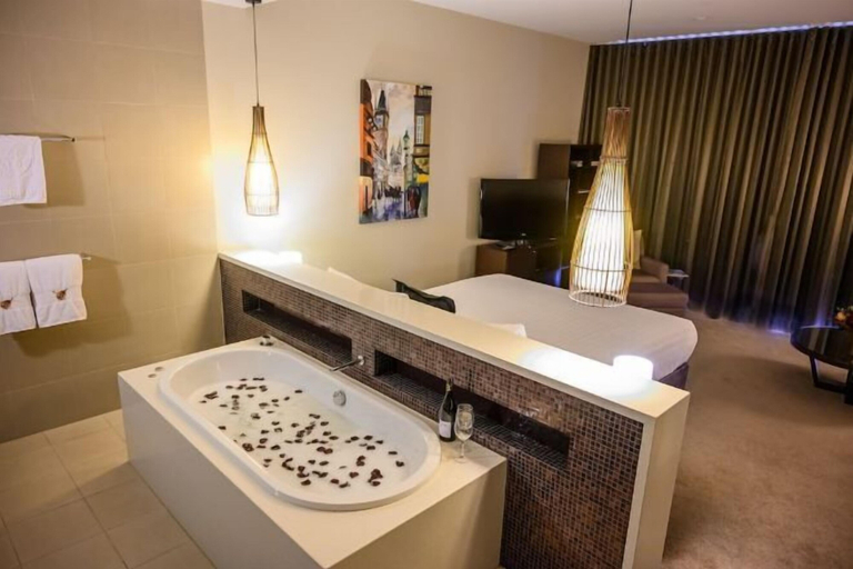 Bathroom 14