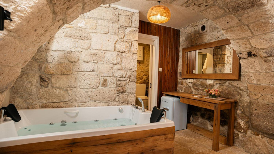 Bathroom 4, Alba tas otel, Çeşme