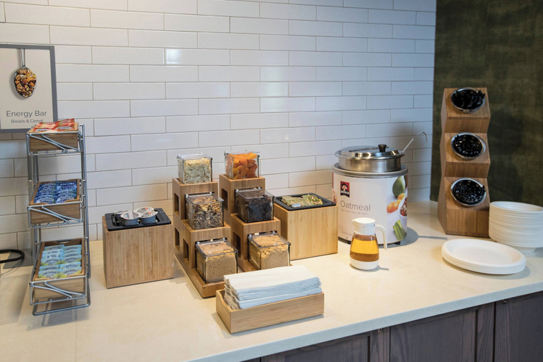 Food & Drinks 5, Fairfield Inn & Suites by Marriott Philadelphia Valley Forge/Great Valley, Chester
