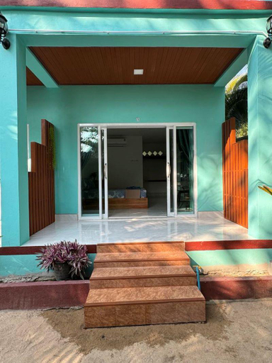 Exterior 1