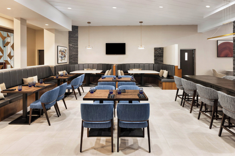 Food & Drinks 5, Delta Hotels by Marriott Grande Prairie Airport, Division No. 19