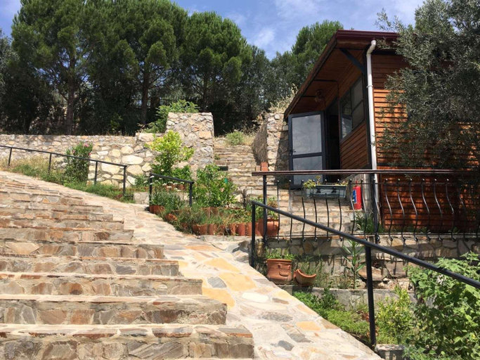 Exterior view 4, Dusler Vadisi Kazdaglari, Edremit