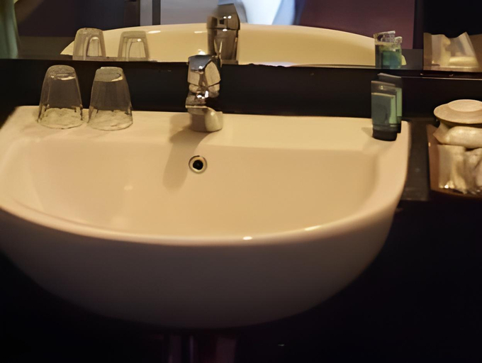 Bathroom 4
