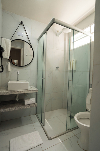 Bathroom 10