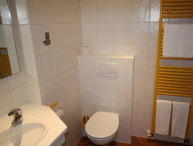 Bathroom 7