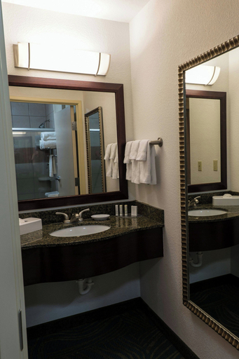 Bathroom 4, Springhill Suites by Marriott Ridgecrest, Kern