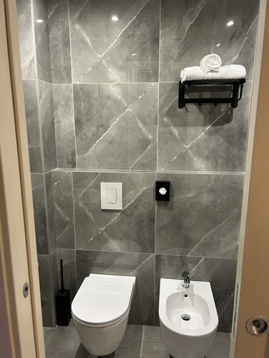 Bathroom 4, Hotel Stradivari, Milano