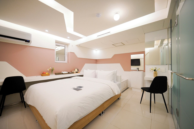 Bedroom 11