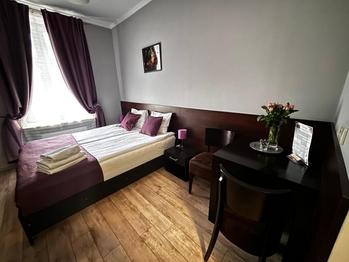 Bedroom 25
