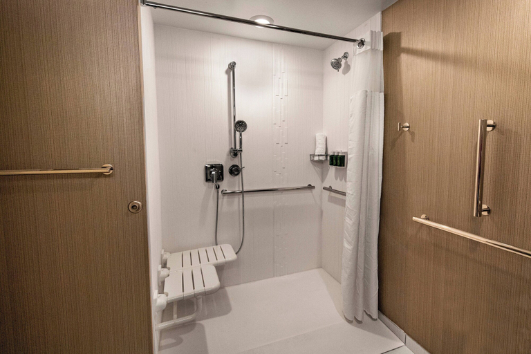 Bathroom 4, Courtyard by Marriott Winston - Salem Downtown, Forsyth
