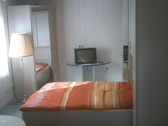 Bedroom 13