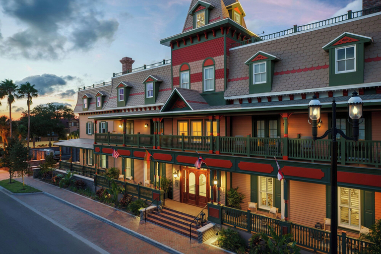 Exterior & Views
