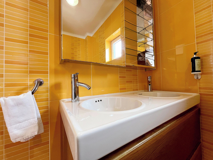 Bathroom 4