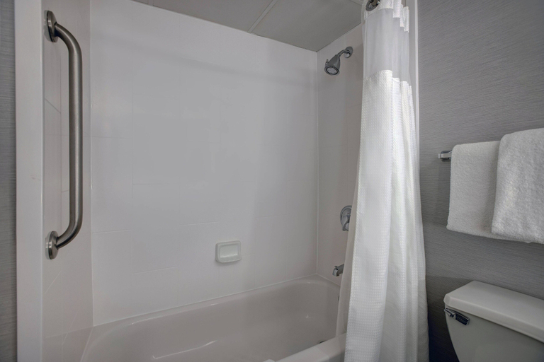 Bathroom 4, Courtyard Chicago Elmhurst/Oakbrook Area, Dupage
