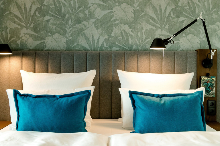 Bedroom 4, Motel One Bonn-Hauptbahnhof, Bonn