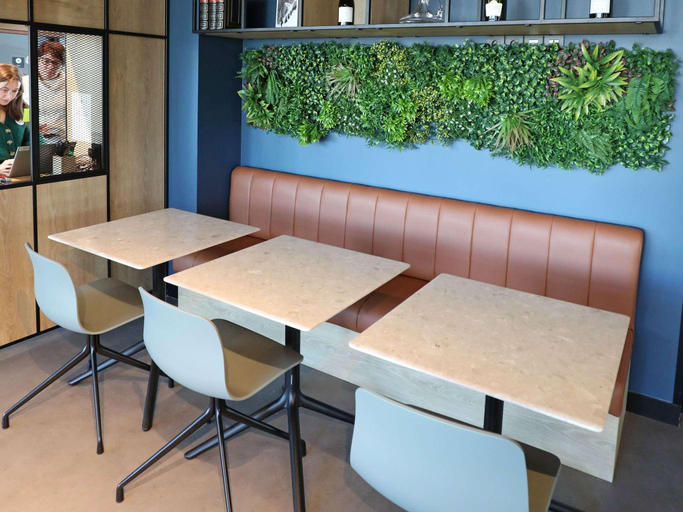 Public Area 2, ibis Bourgoin Jallieu Medipole, Isère