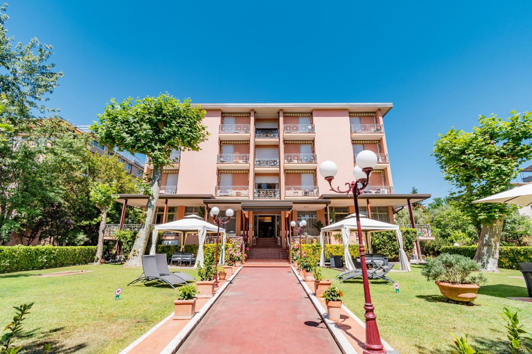 Hotel Gabrini, Massa Carrara
