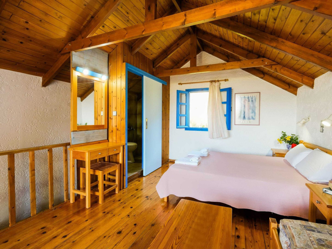 Bedroom 3, Welcoming Holiday Home With Balcony, Crete