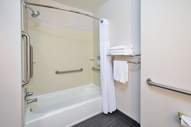Bathroom 4, Holiday Inn Express & Suites SUMTER by IHG, Sumter