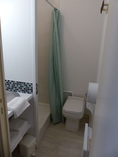 Bathroom 7