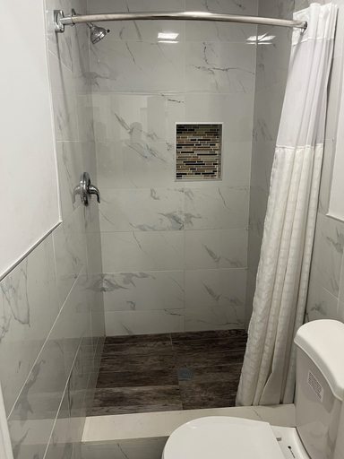 Bathroom 4, Griffith Park Motel - LA Hollywood Area, Los Angeles