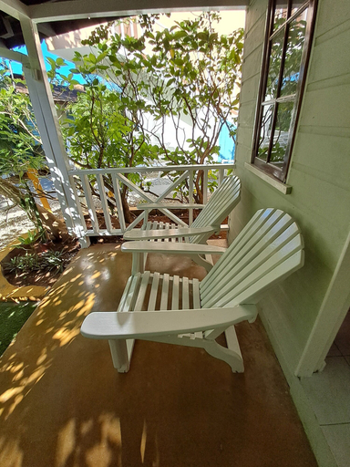 Others 4, Barry's Rooms Negril